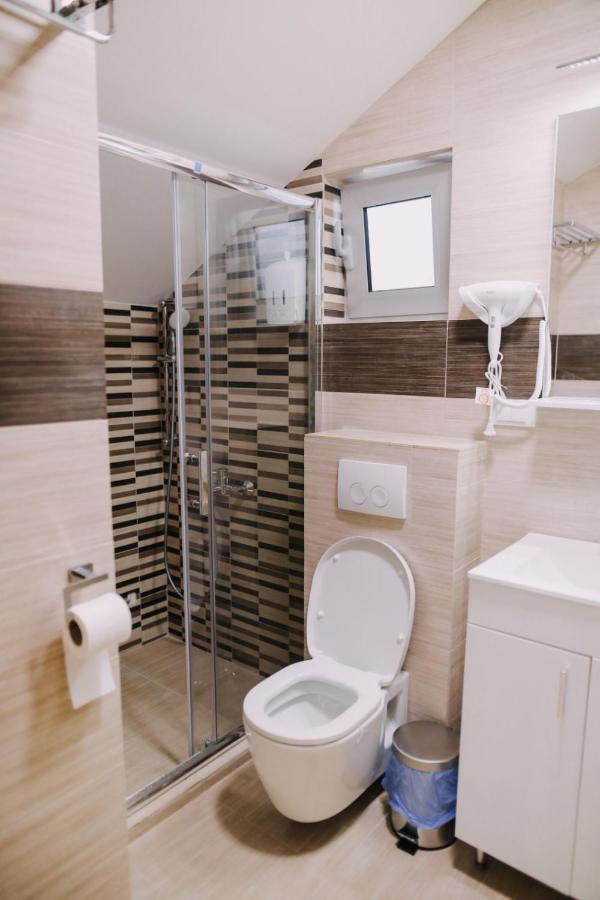Prima Lux Apartments & Studio Nis Bagian luar foto